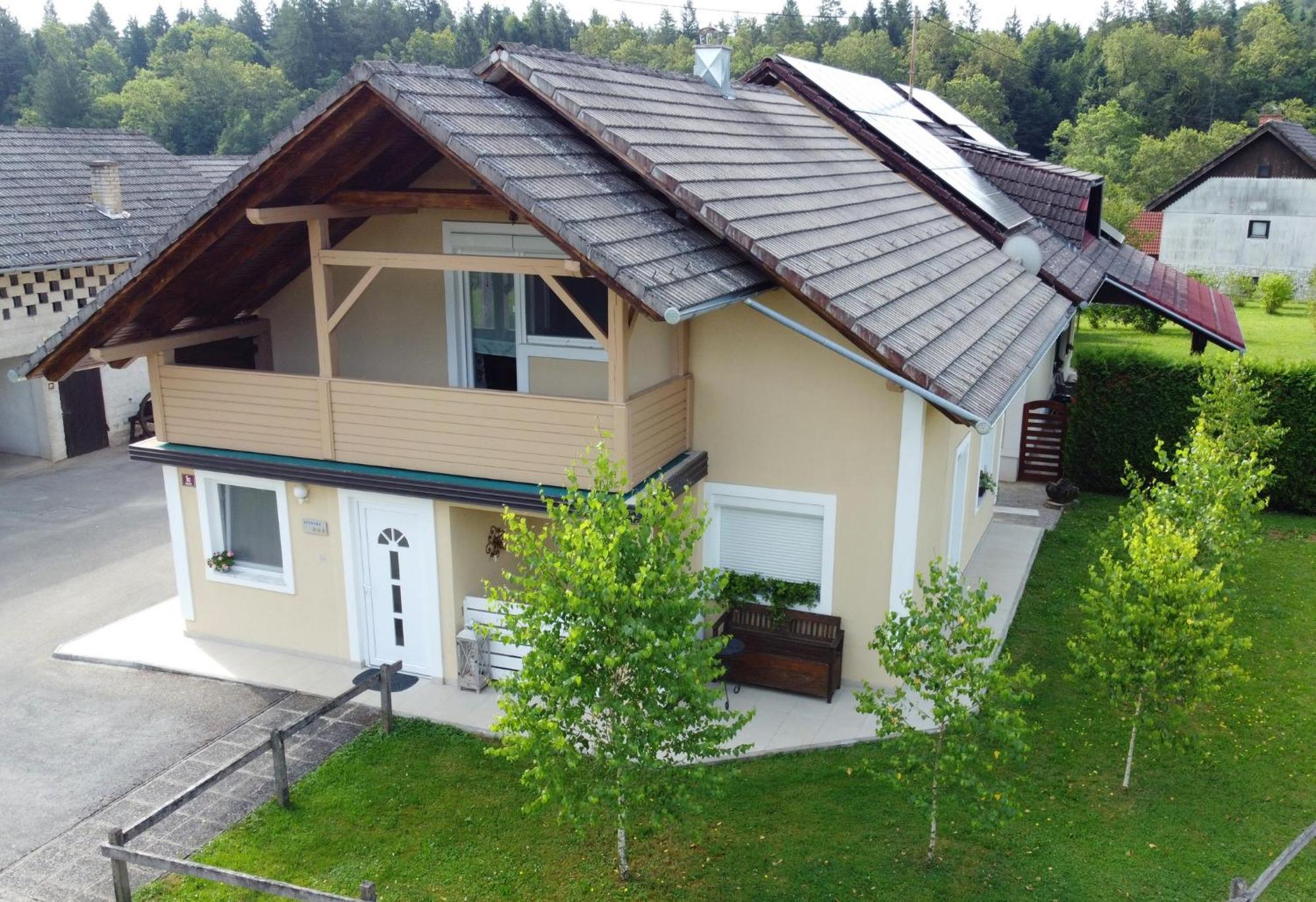 Apartma Marija Metlika Buitenkant foto